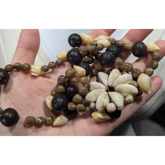 Retro Mermaidcore Cowrie Shell And Natural Seed Flower Pendant Necklace - Picture 7 of 8